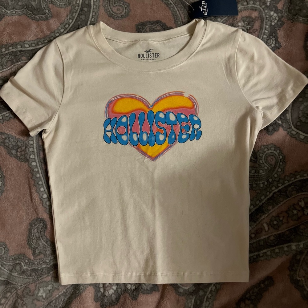 Hollister tee